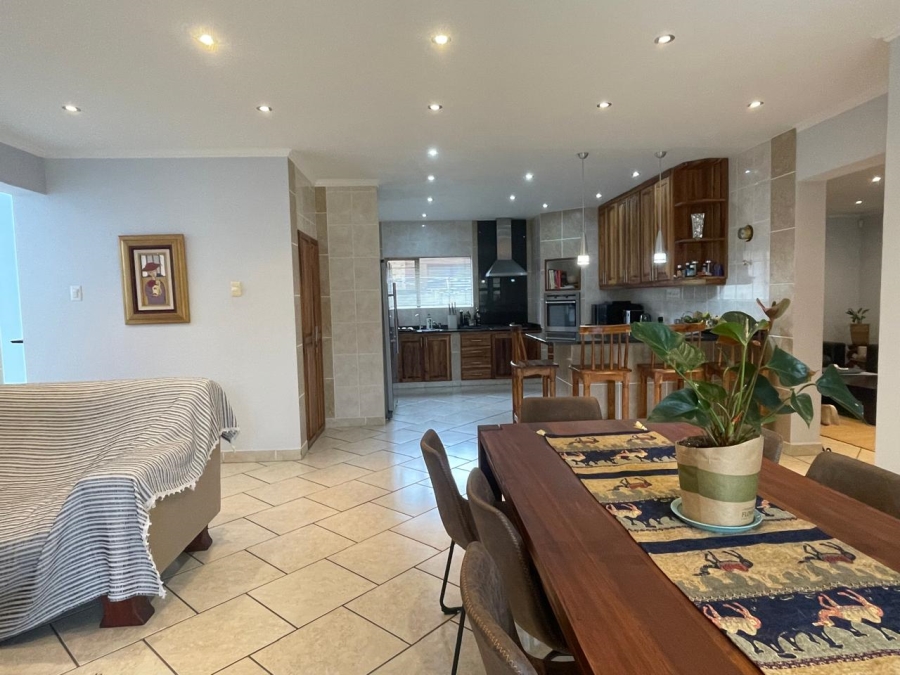 To Let 5 Bedroom Property for Rent in Diaz Beach Western Cape